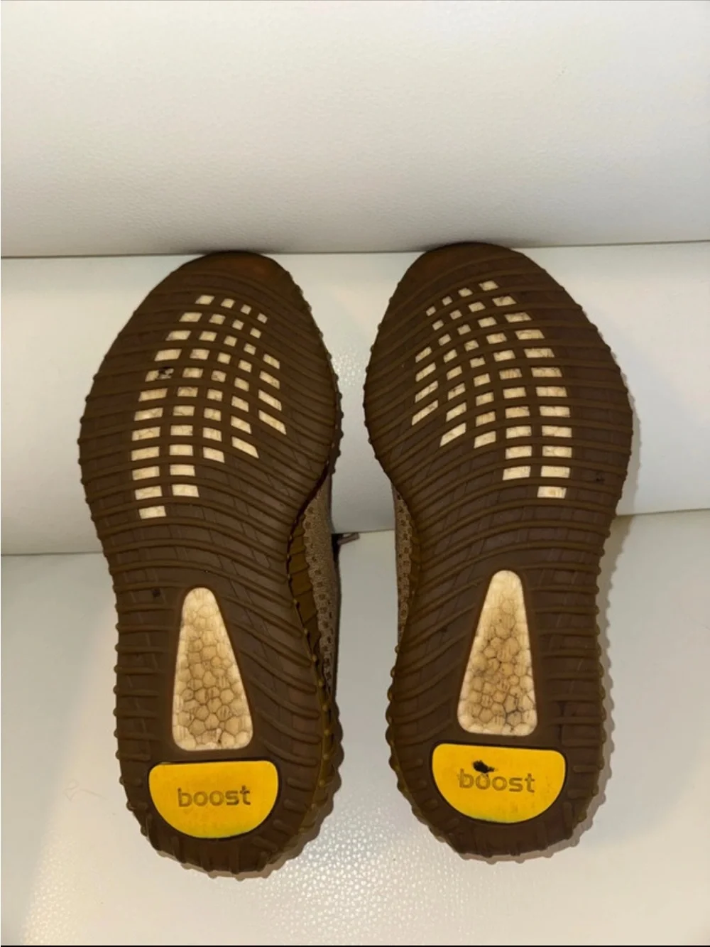 YEEZY WOMEN’S SNEAKERS